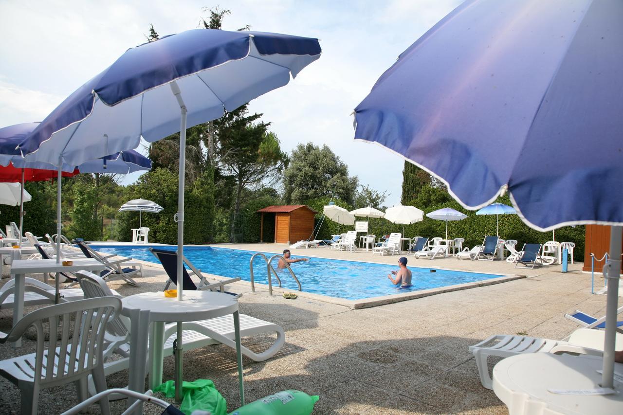 Agriturismo Villa Mozart Nel Verde 古比奥 外观 照片