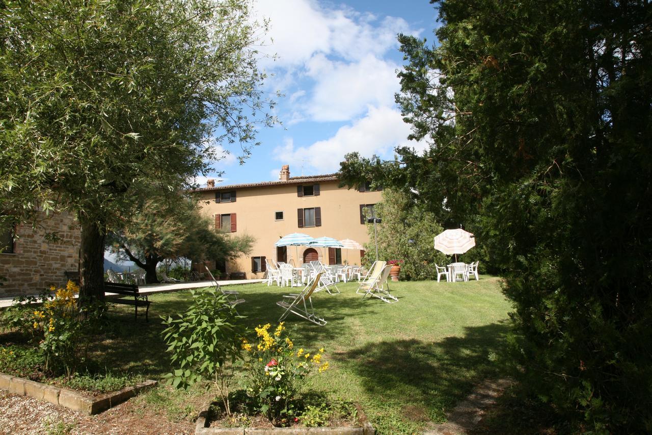Agriturismo Villa Mozart Nel Verde 古比奥 外观 照片