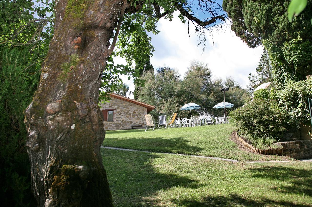 Agriturismo Villa Mozart Nel Verde 古比奥 外观 照片
