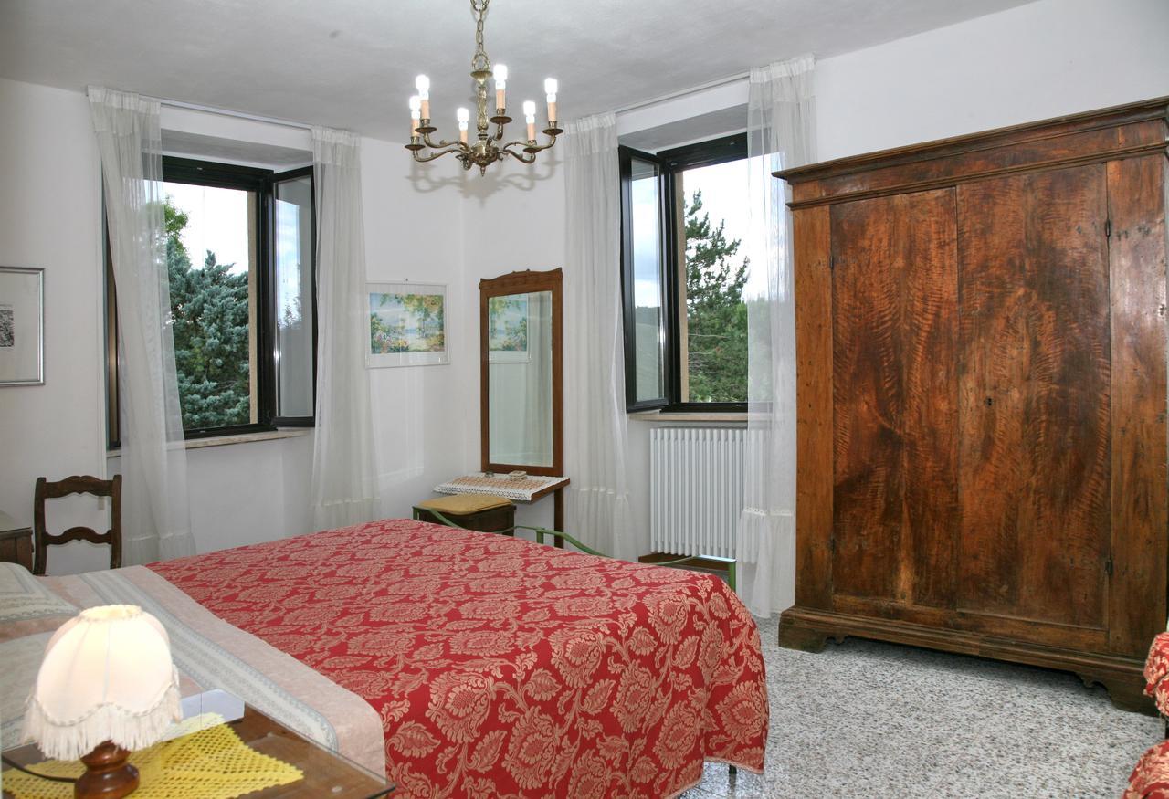 Agriturismo Villa Mozart Nel Verde 古比奥 外观 照片
