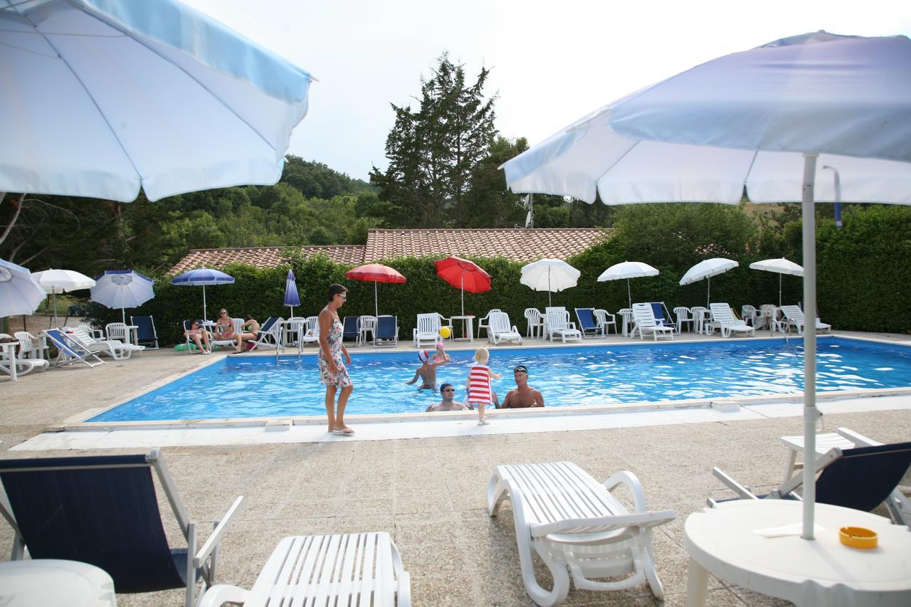 Agriturismo Villa Mozart Nel Verde 古比奥 外观 照片