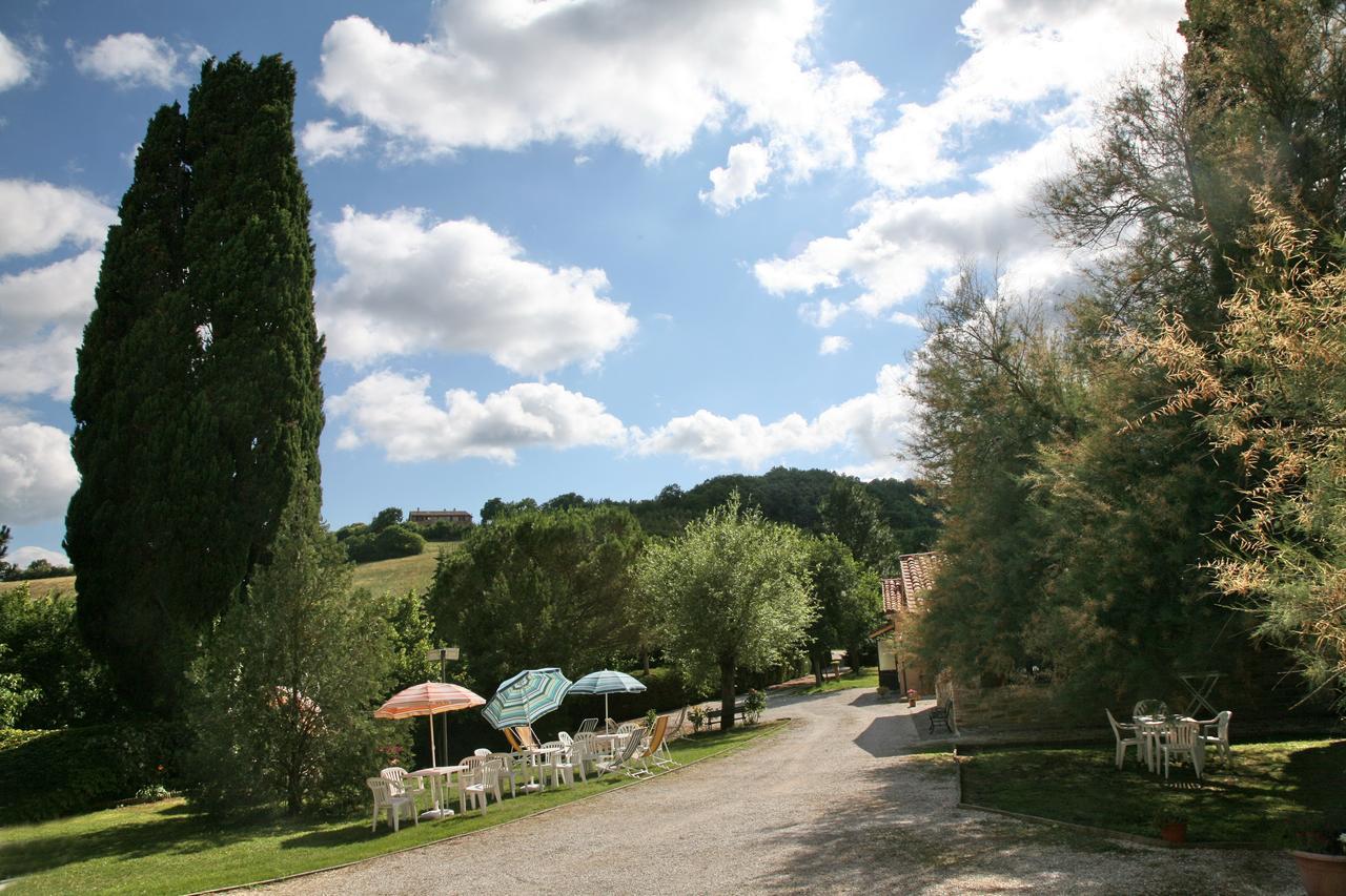Agriturismo Villa Mozart Nel Verde 古比奥 外观 照片