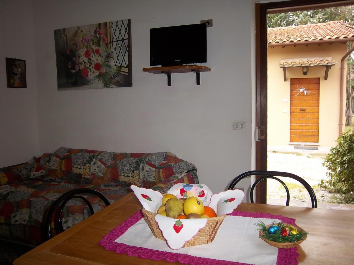 Agriturismo Villa Mozart Nel Verde 古比奥 外观 照片