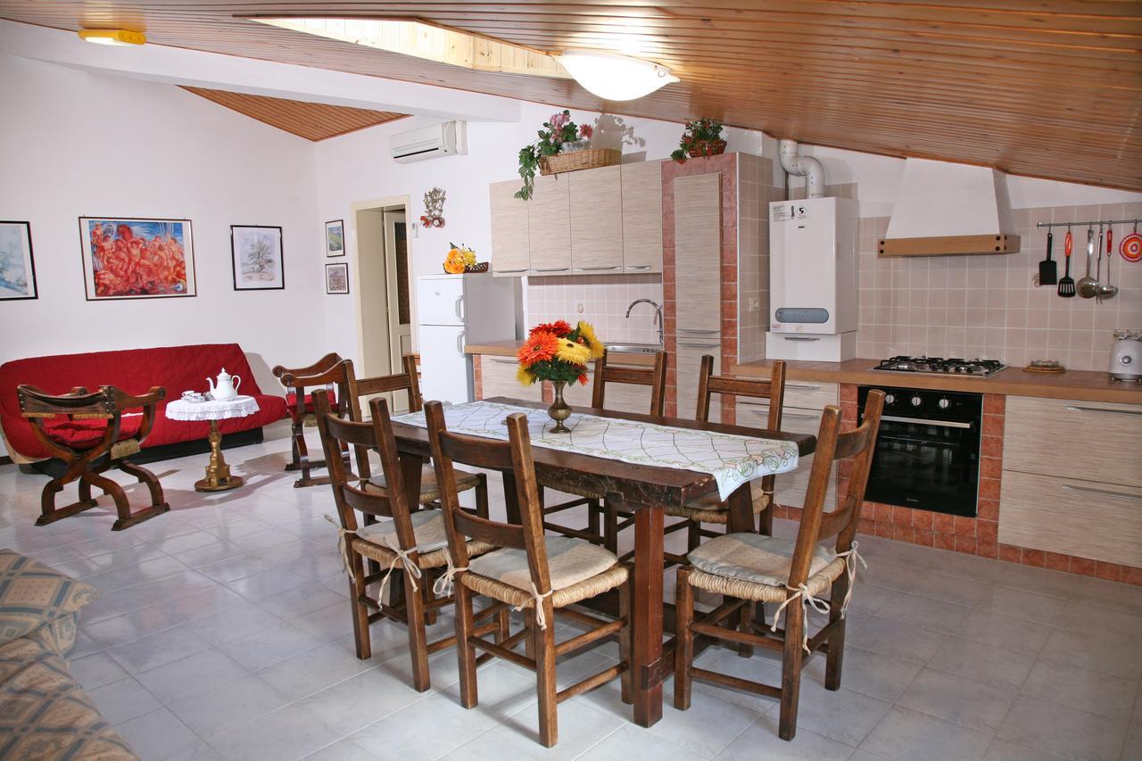 Agriturismo Villa Mozart Nel Verde 古比奥 外观 照片