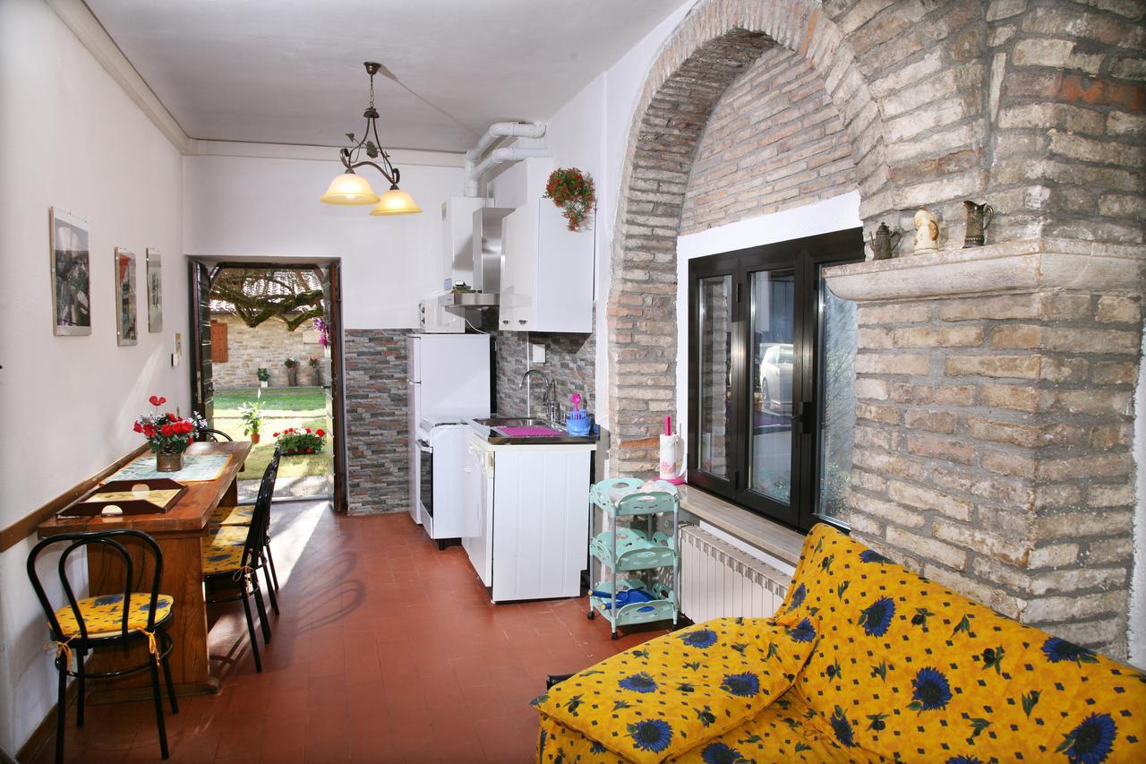 Agriturismo Villa Mozart Nel Verde 古比奥 外观 照片
