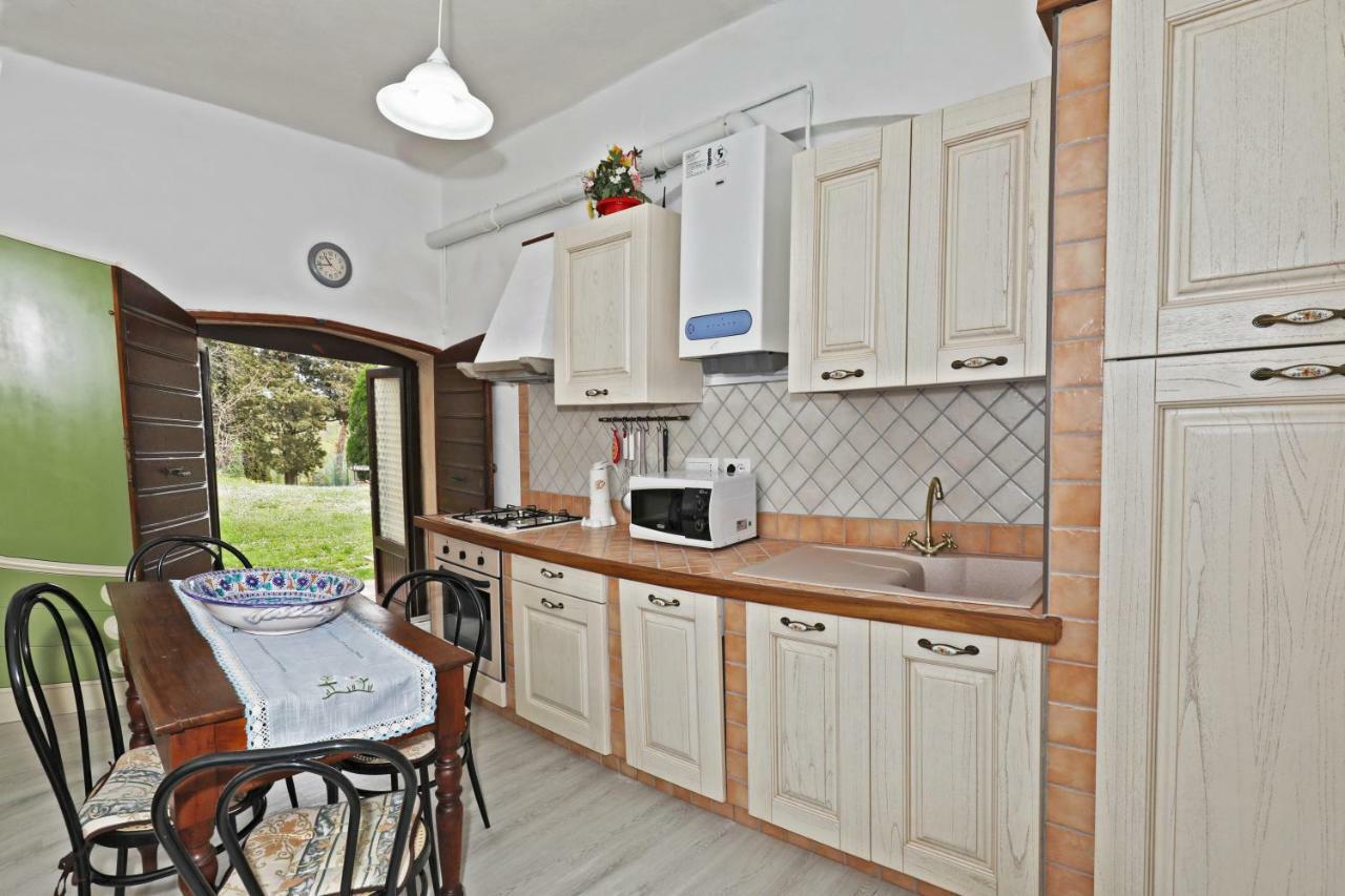 Agriturismo Villa Mozart Nel Verde 古比奥 外观 照片